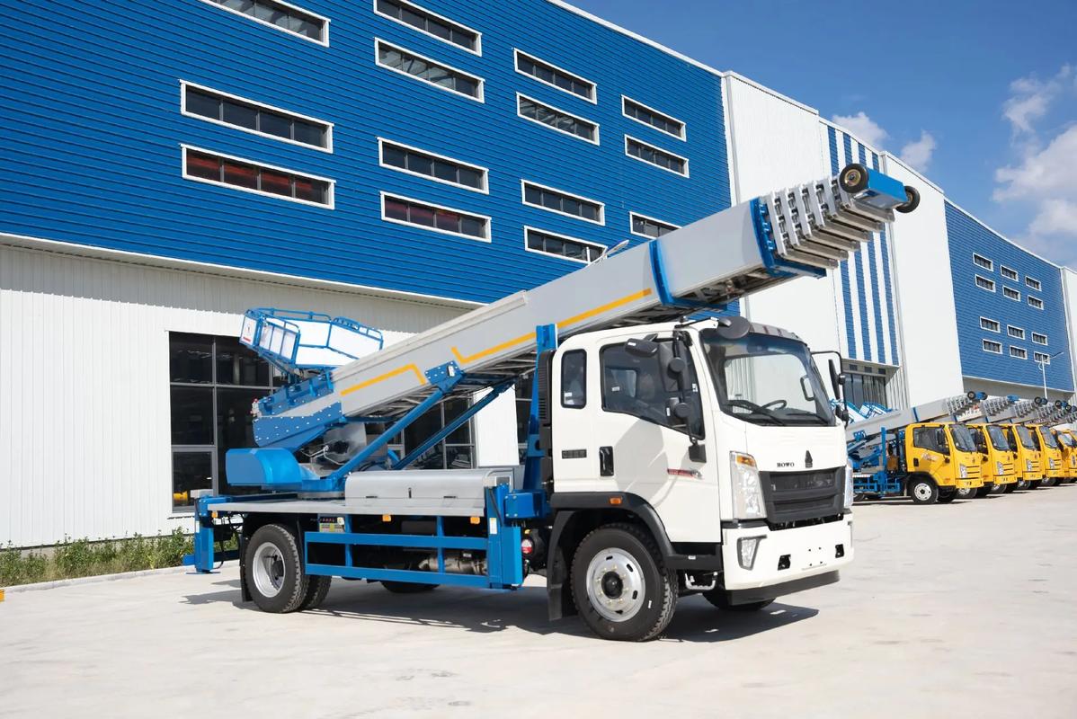 南京玄武出租云梯车高空作业车 建筑垃圾搬运